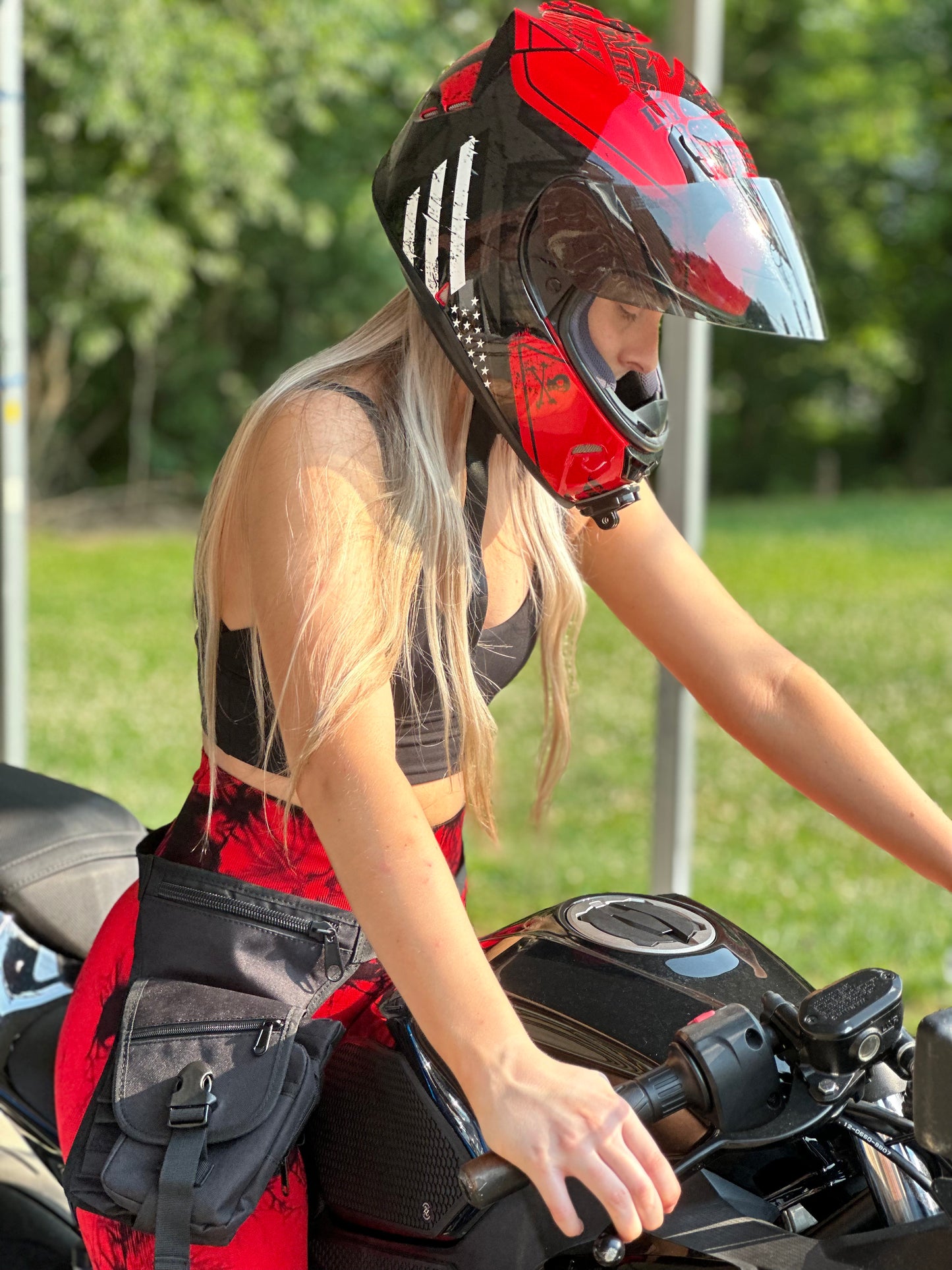 Adjustable Draw String Zip-Up Leg Bag